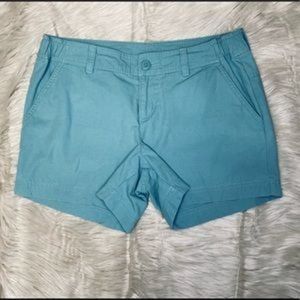 Women’s Levi blue capris jeans shorts 114